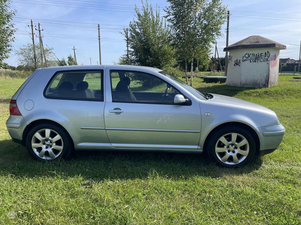 Volkswagen Golf - 4