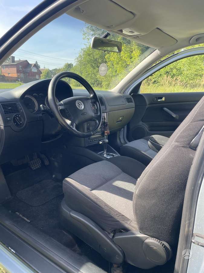 Volkswagen Golf - 5