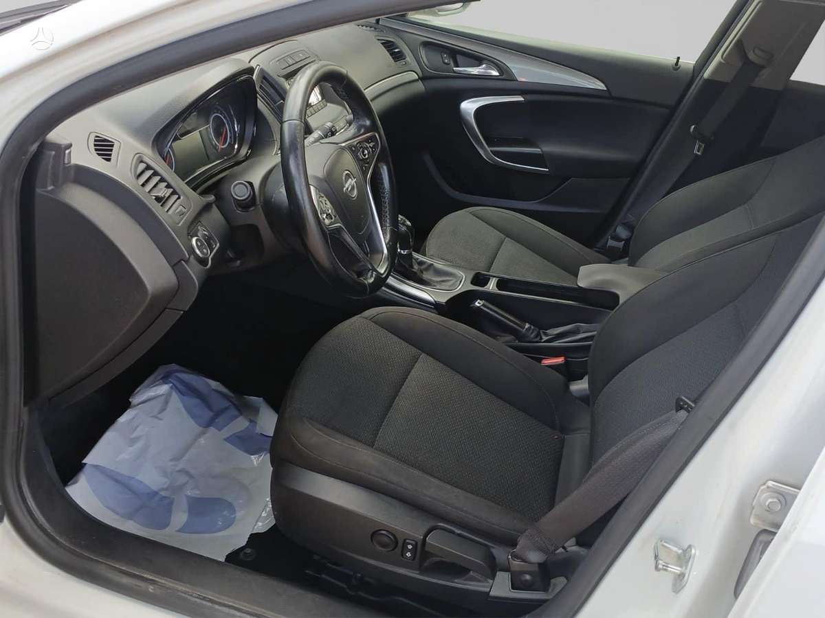 Opel Insignia - 8