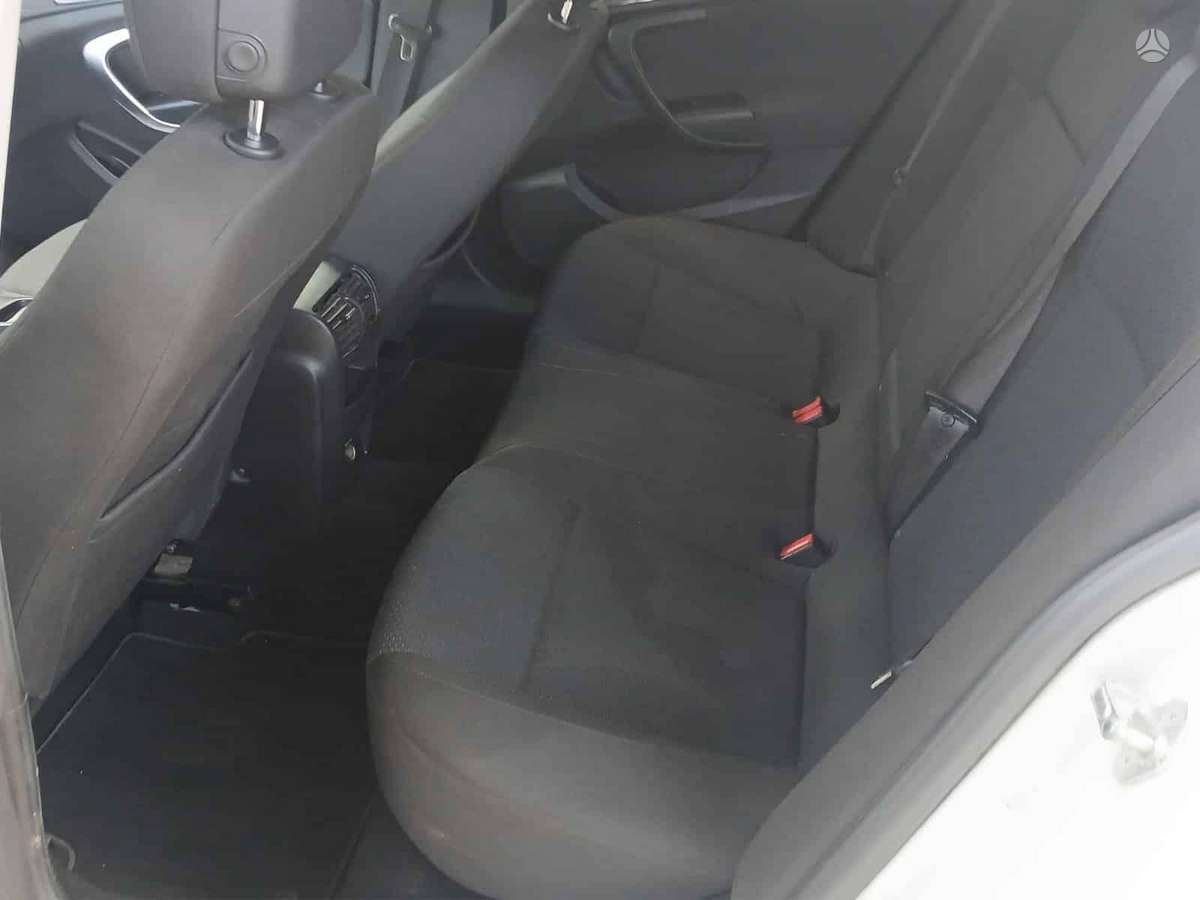 Opel Insignia - 12