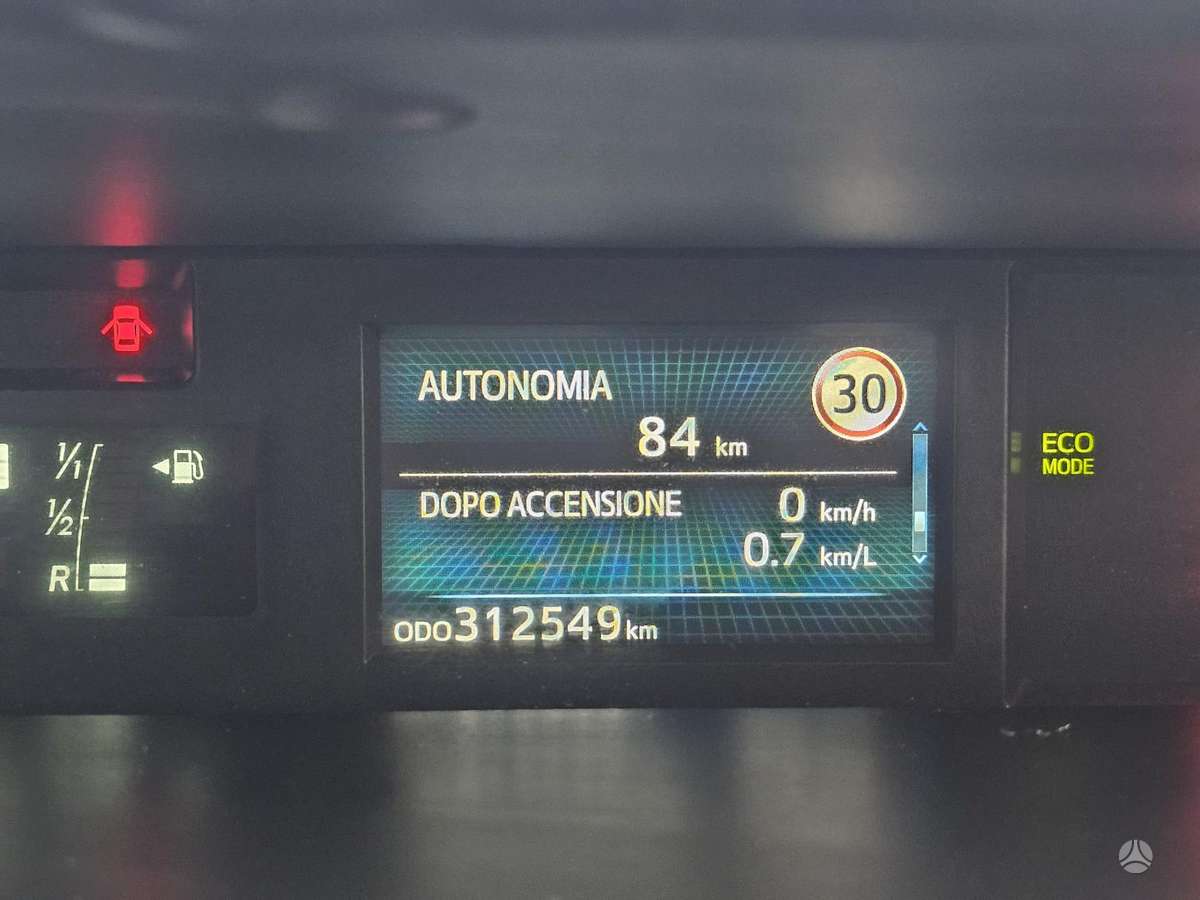 Toyota Prius+ - 8