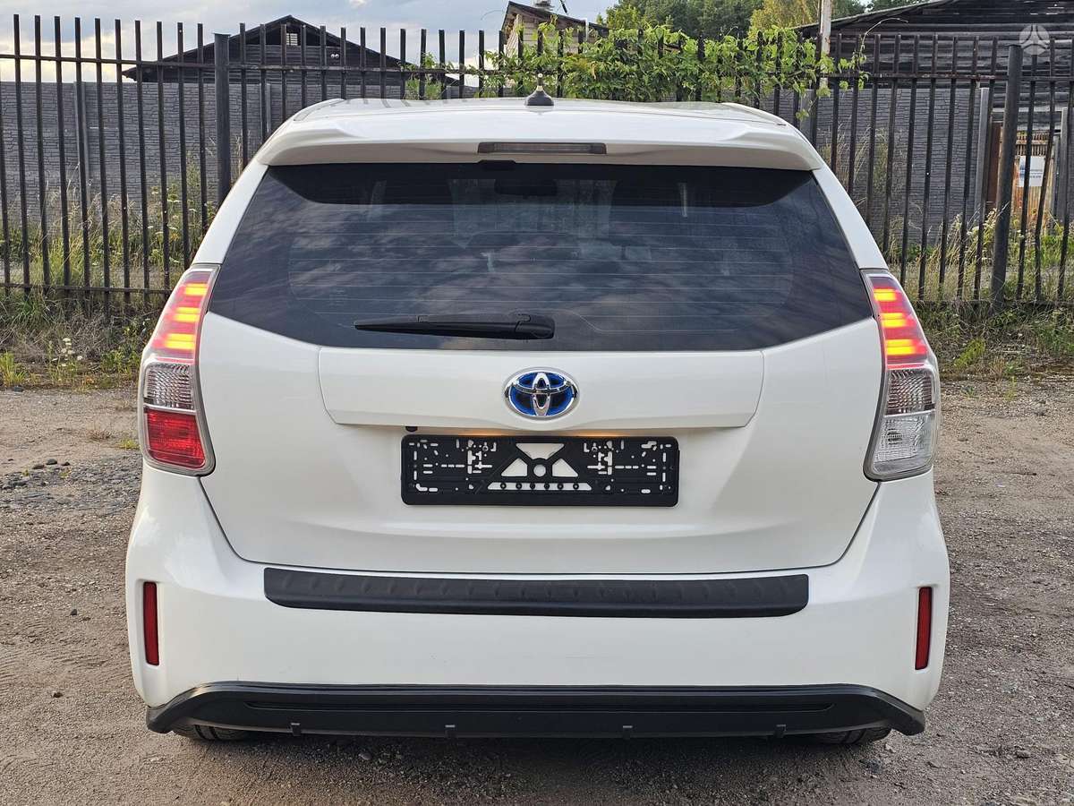 Toyota Prius+ - 12