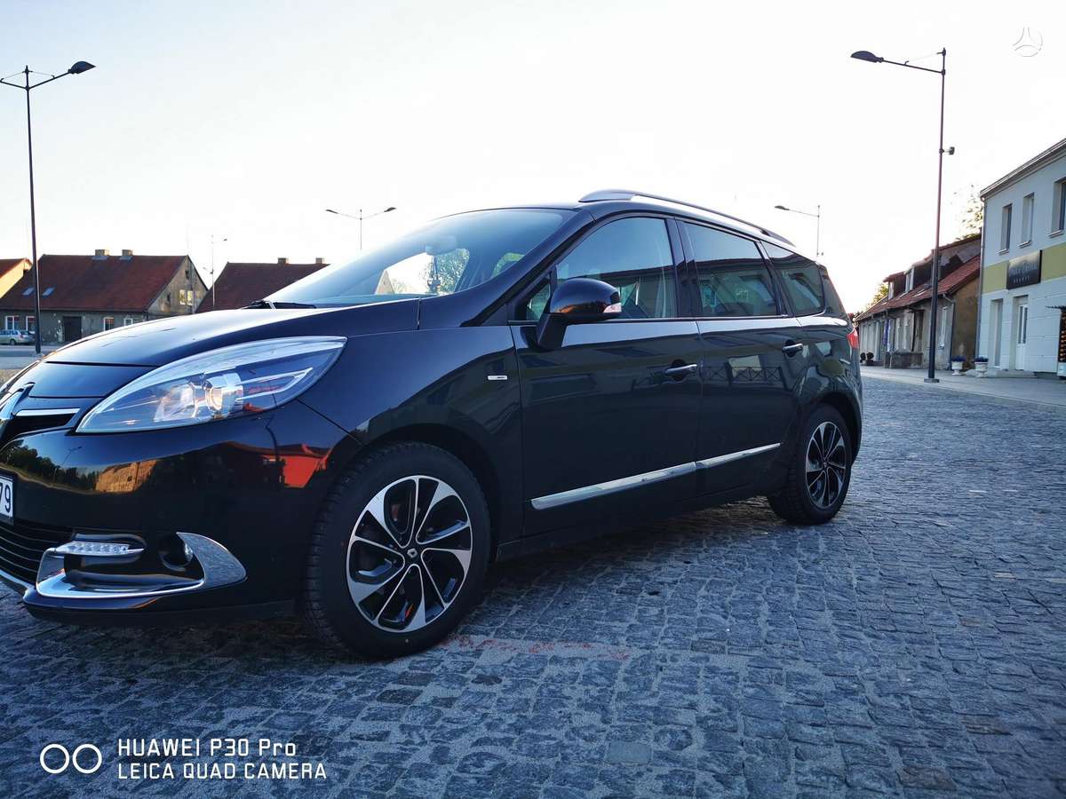 Renault Grand Scenic - 10
