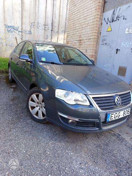 Volkswagen Passat - 1