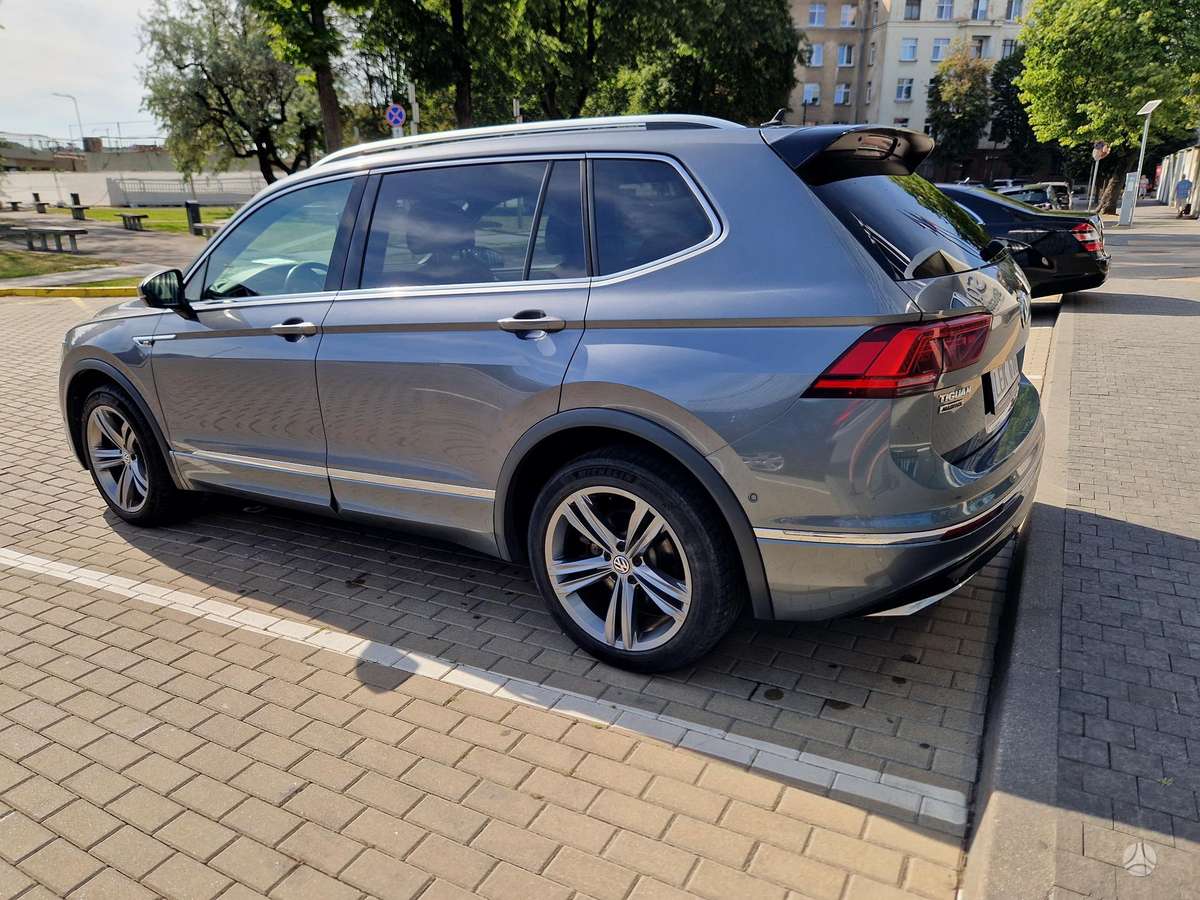 Volkswagen Tiguan Allspace - 8