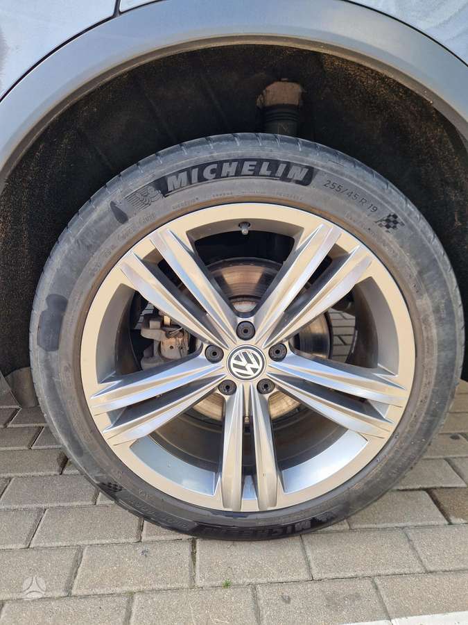 Volkswagen Tiguan Allspace - 10