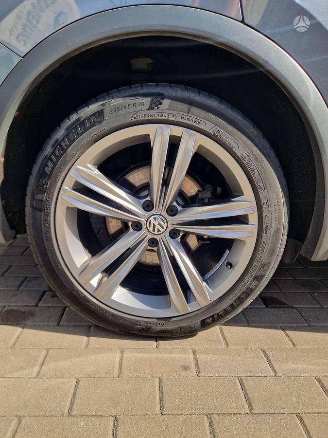 Volkswagen Tiguan Allspace - 12