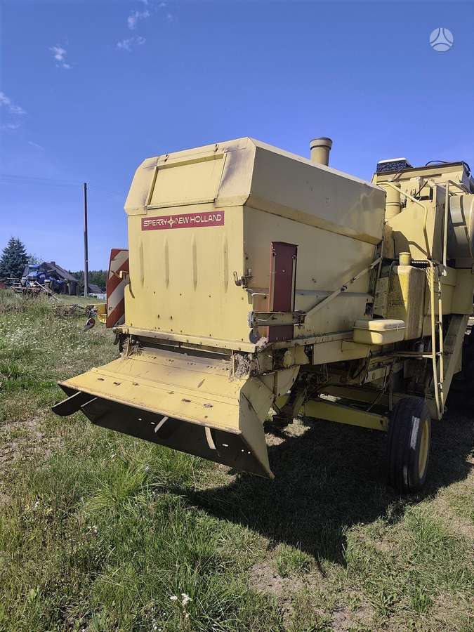 New Holland 8040, combine harvesters