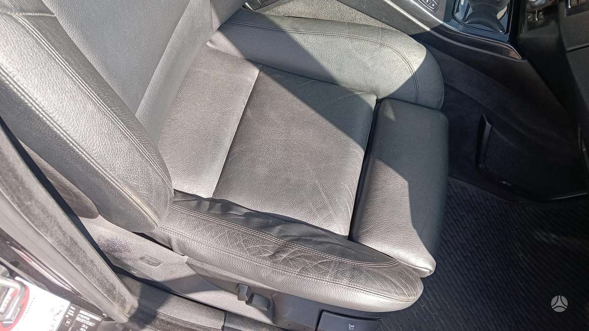 BMW 5 serija sėdynės, saugos diržai