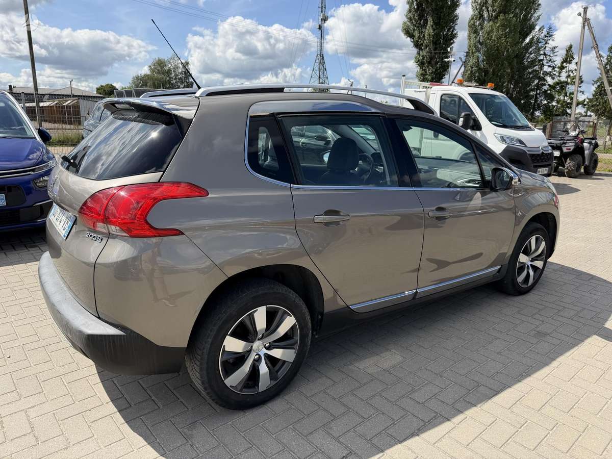 Peugeot 2008 - 5