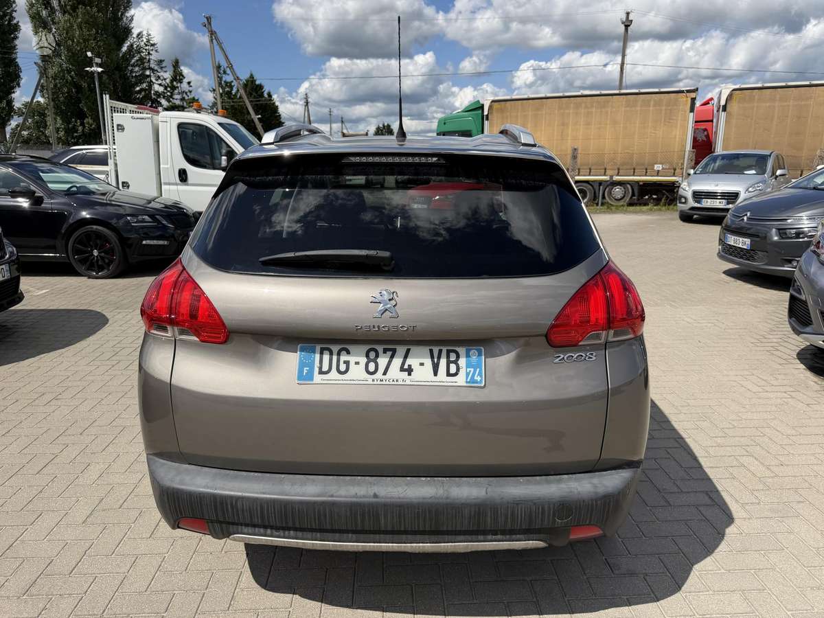 Peugeot 2008 - 6