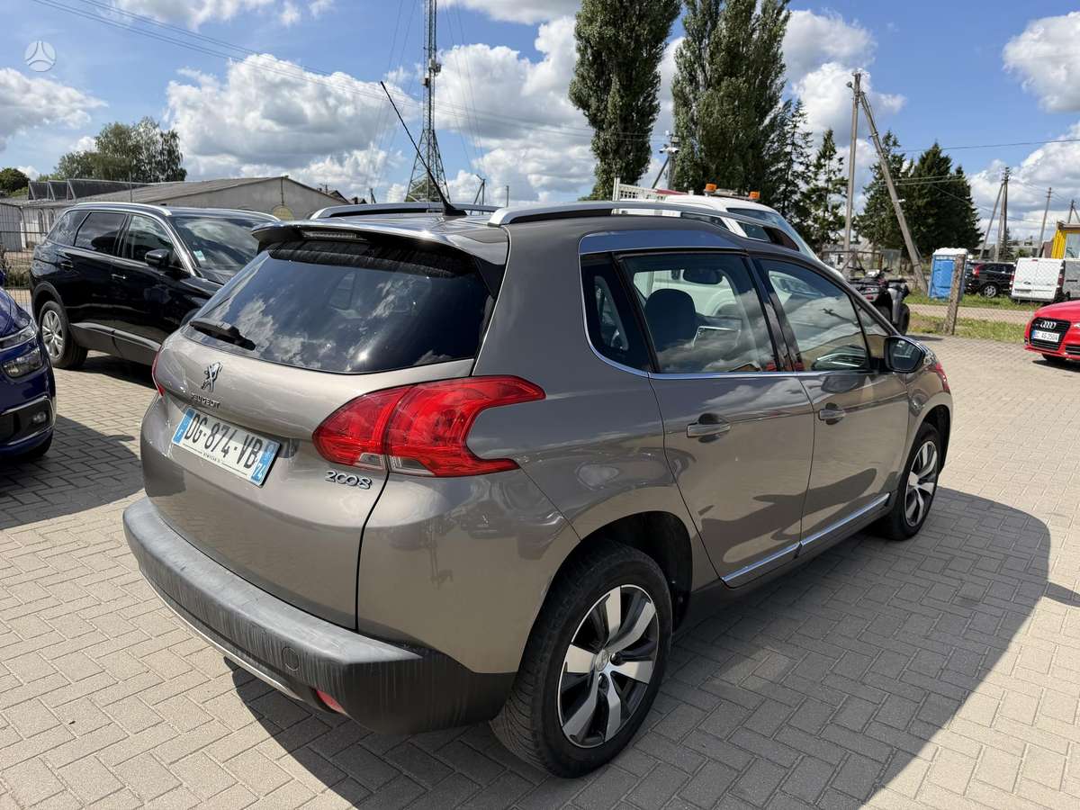 Peugeot 2008 - 7