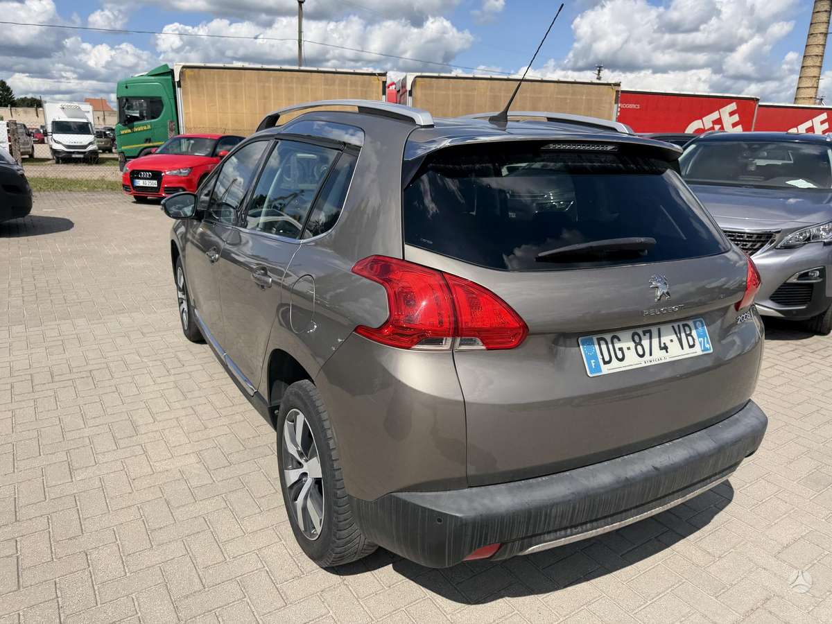 Peugeot 2008 - 8