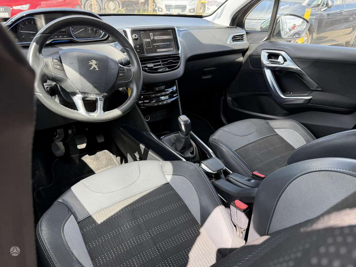 Peugeot 2008 - 11