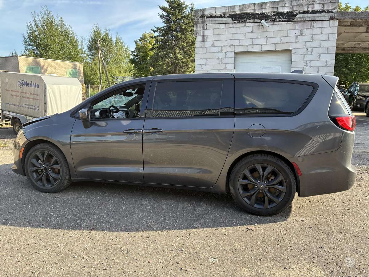 Chrysler Pacifica, 3.6 l., Минивэн