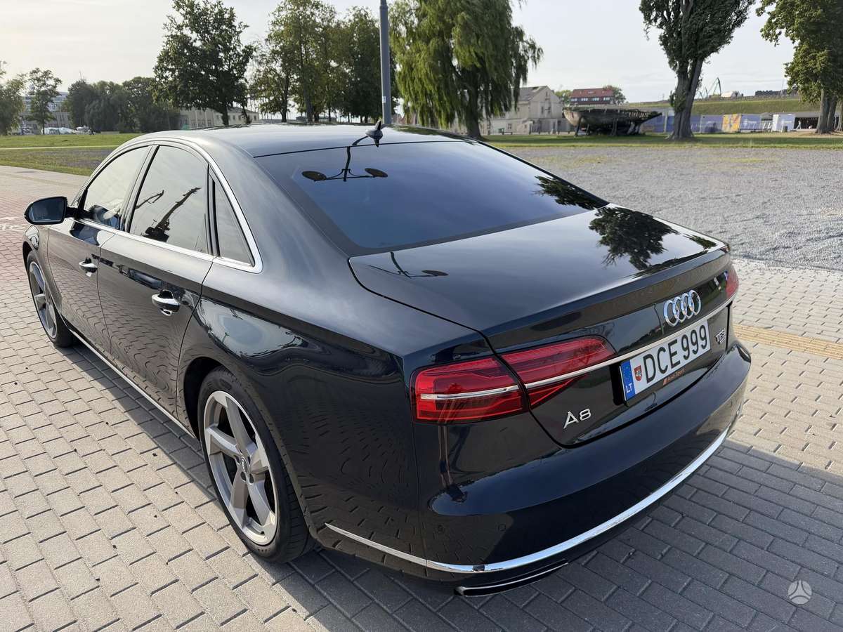 Audi A8, 4.0 l., saloon / sedan