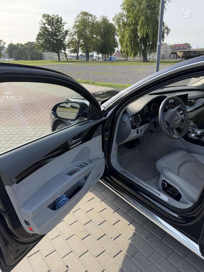 Audi A8, 4.0 l., Седан