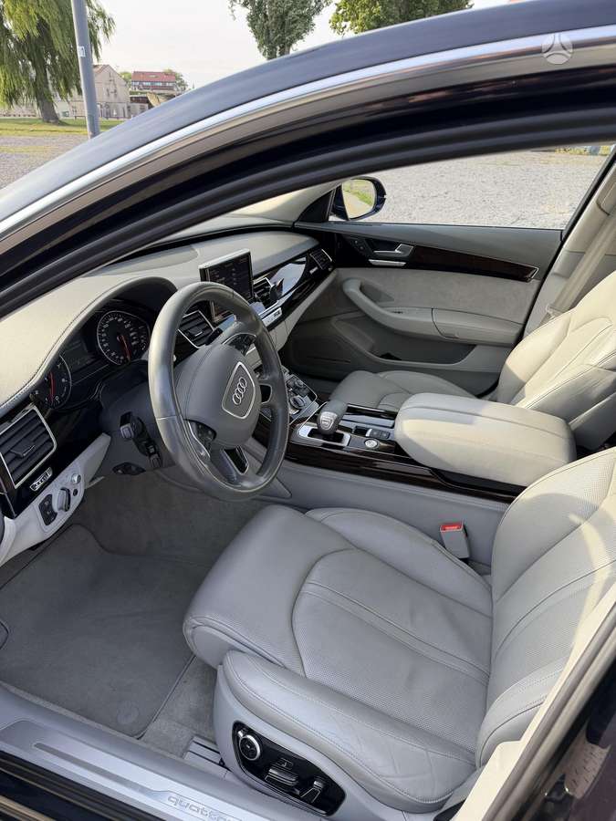 Audi A8, 4.0 l., Седан