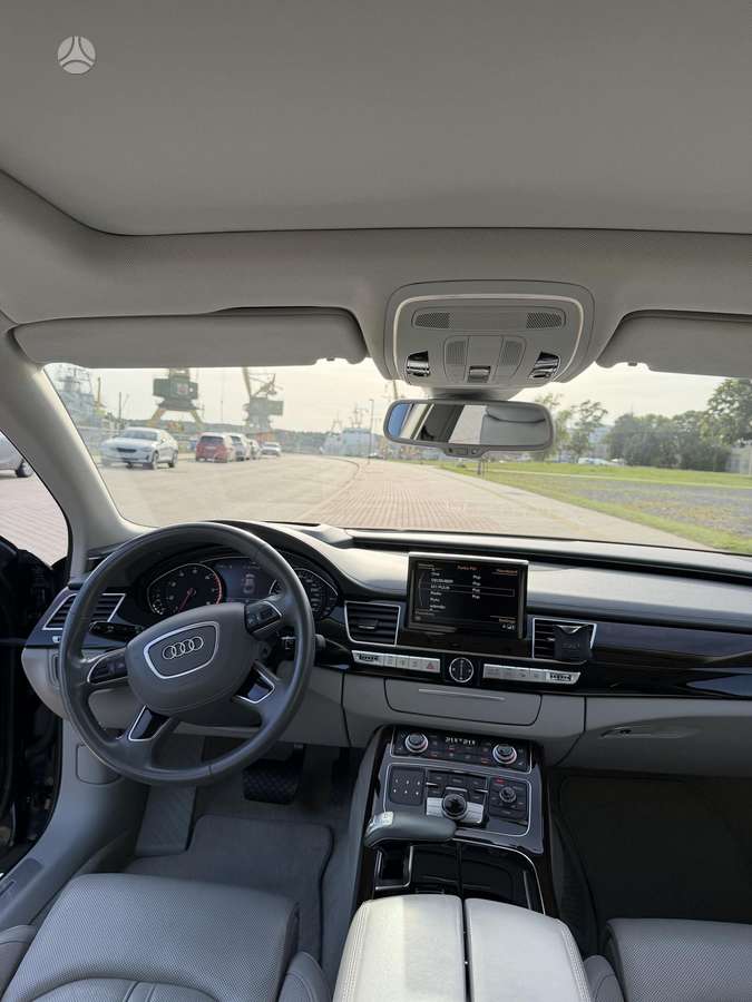 Audi A8, 4.0 l., saloon / sedan