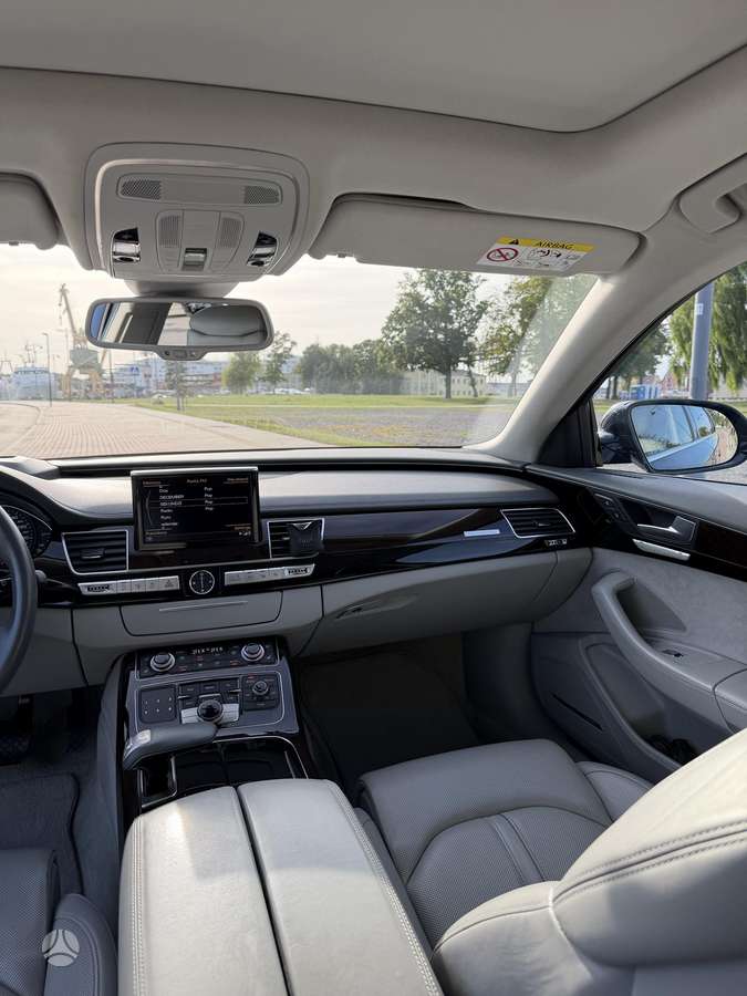 Audi A8, 4.0 l., Седан