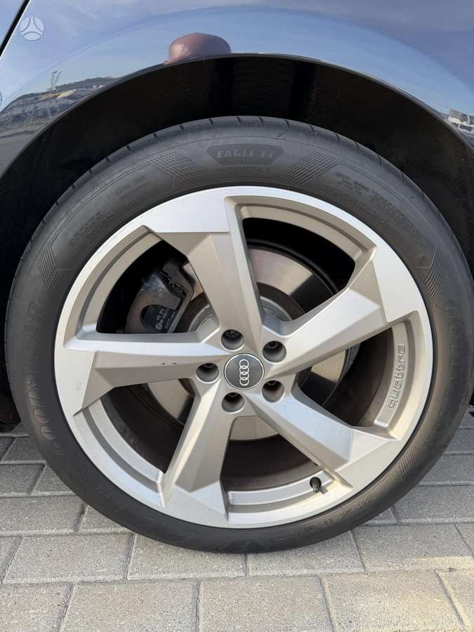 Audi A8, 4.0 l., Седан