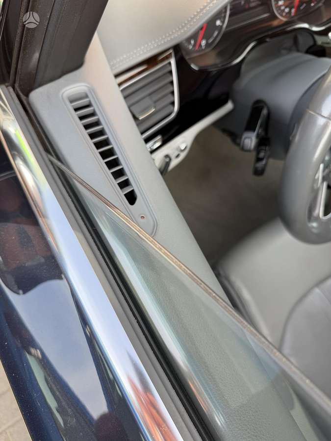 Audi A8, 4.0 l., sedanas