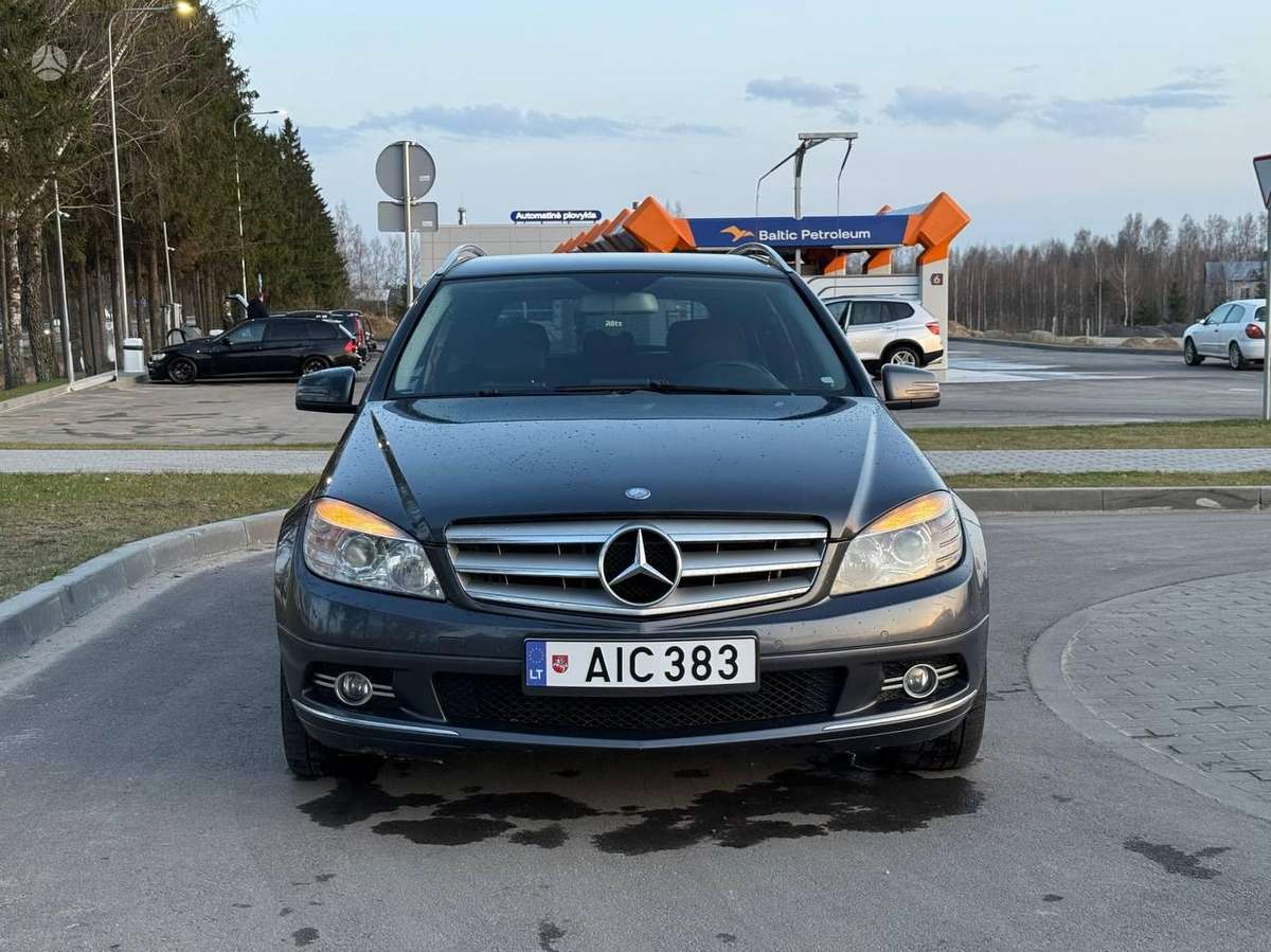 Mercedes-Benz C200 - 3