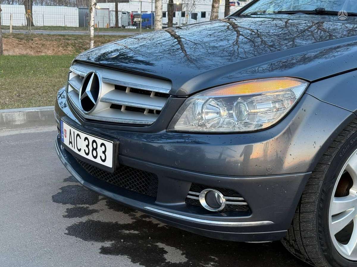 Mercedes-Benz C200 - 11
