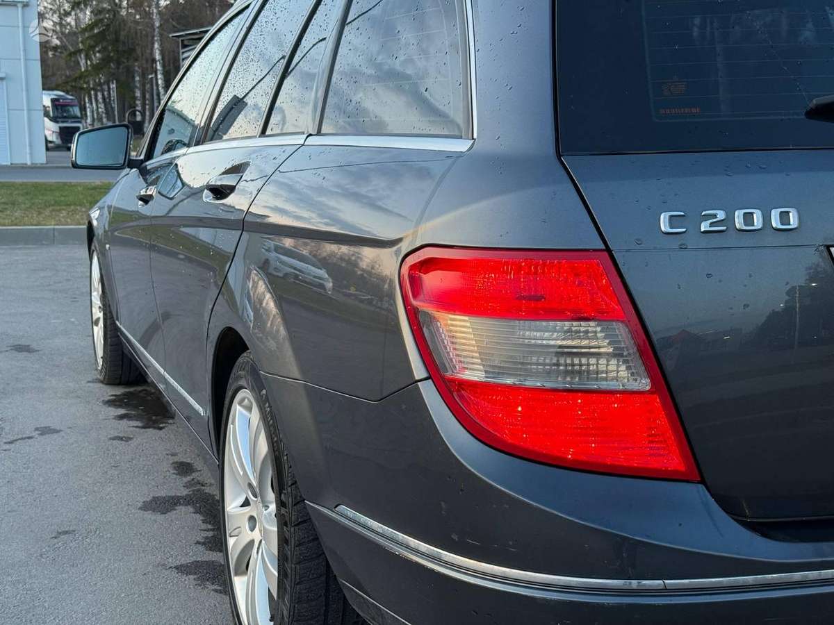 Mercedes-Benz C200 - 9