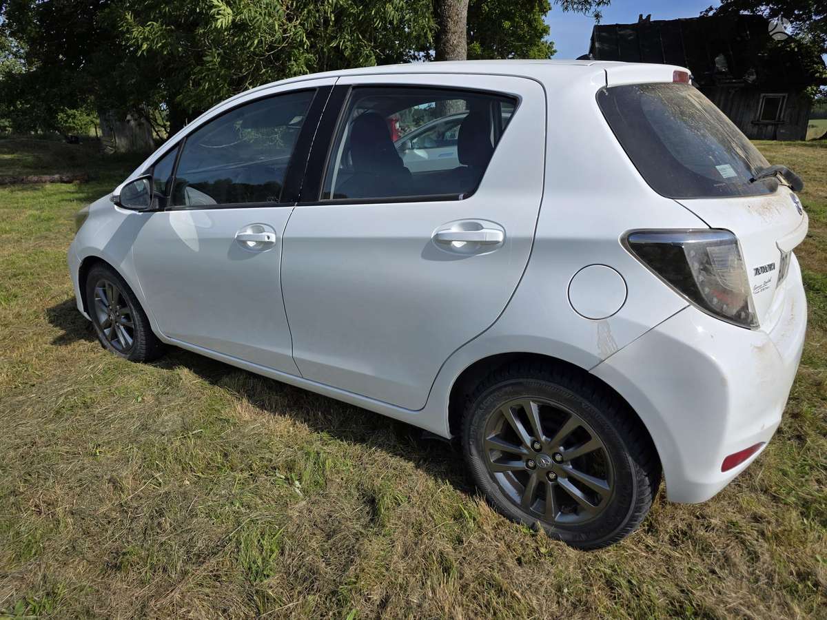 Toyota Yaris - 3
