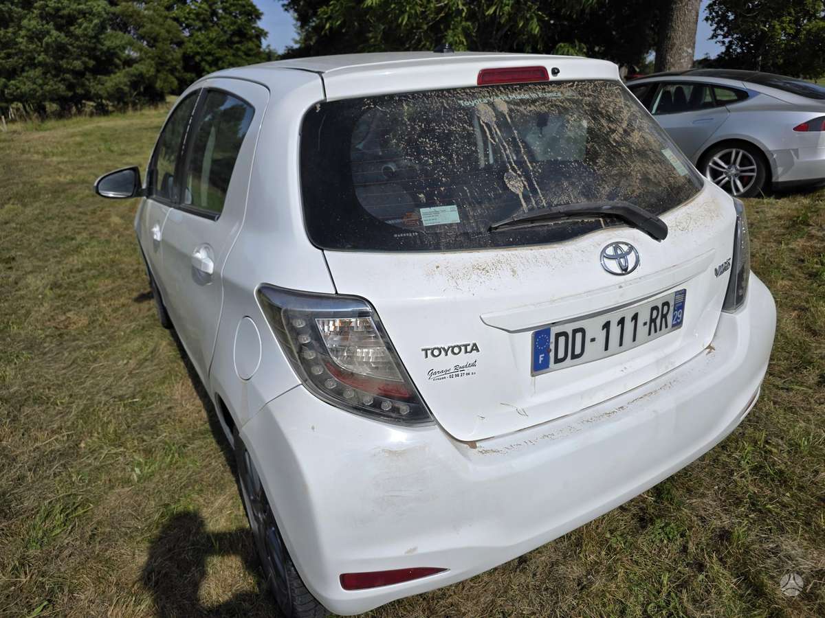 Toyota Yaris - 4