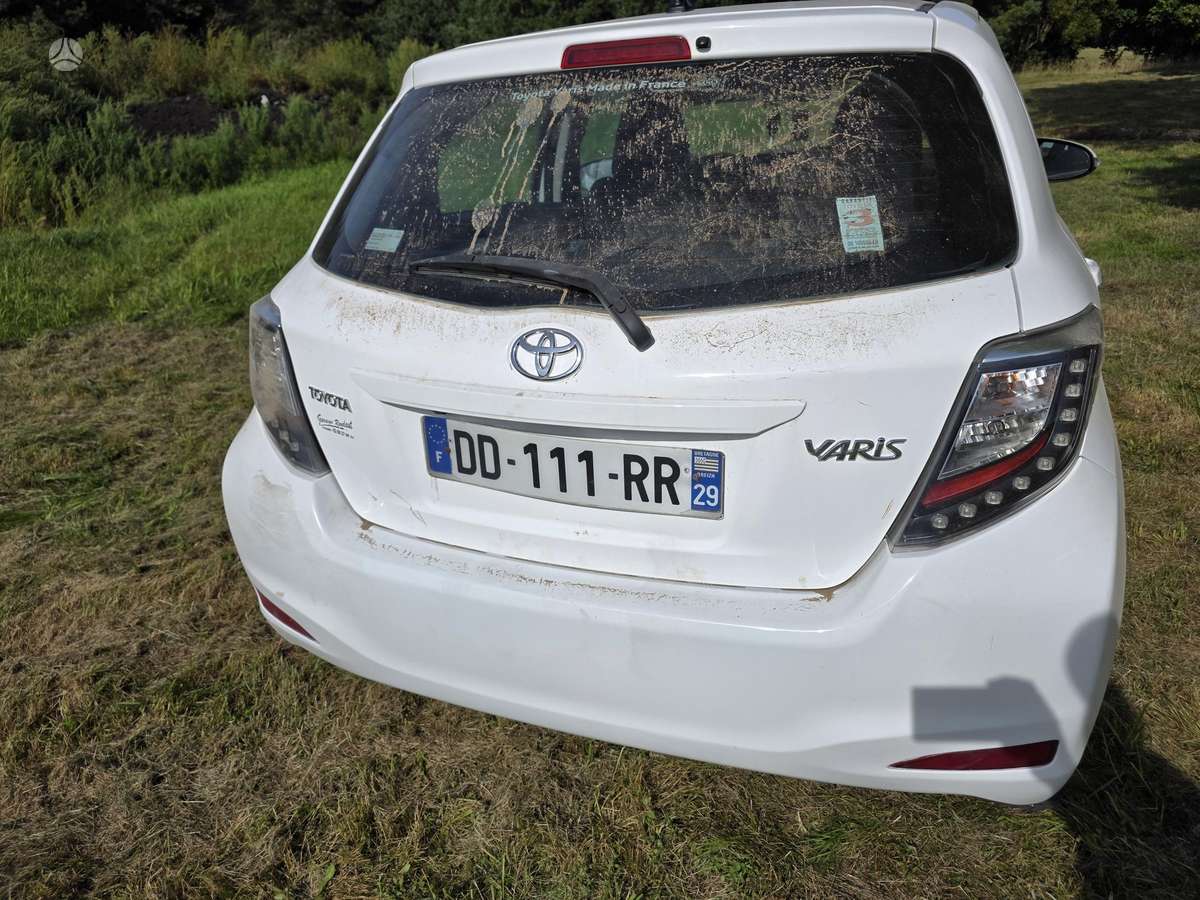 Toyota Yaris - 5