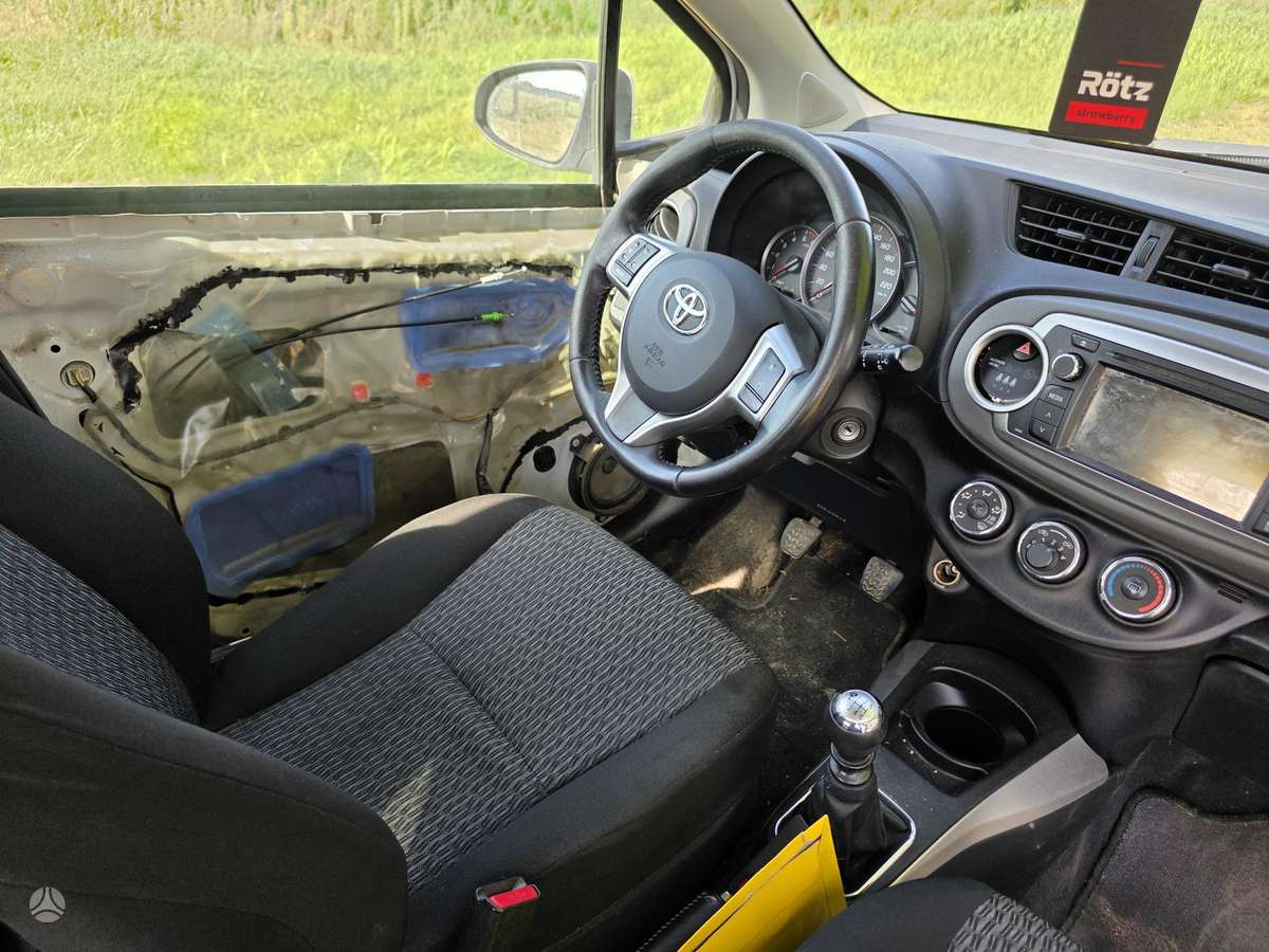 Toyota Yaris - 9