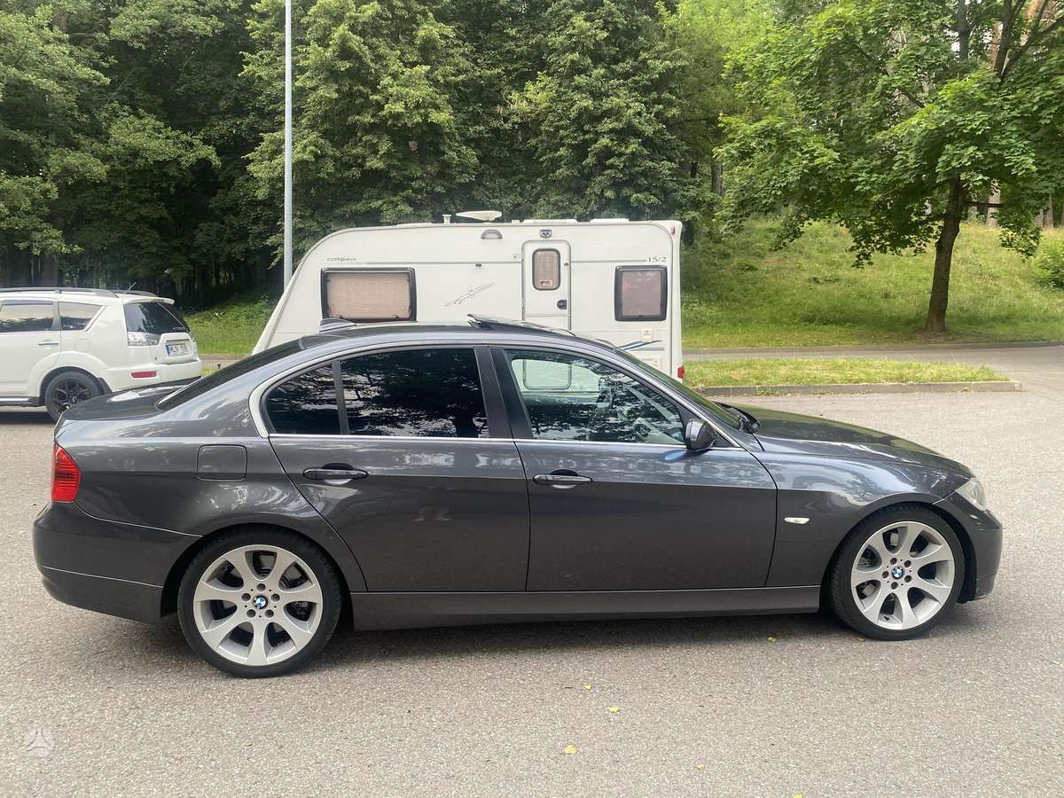 BMW 325, 3.0 l., Седан