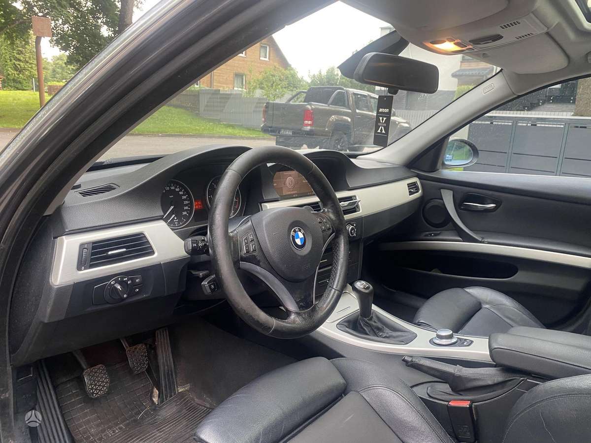 BMW 325, 3.0 l., Седан