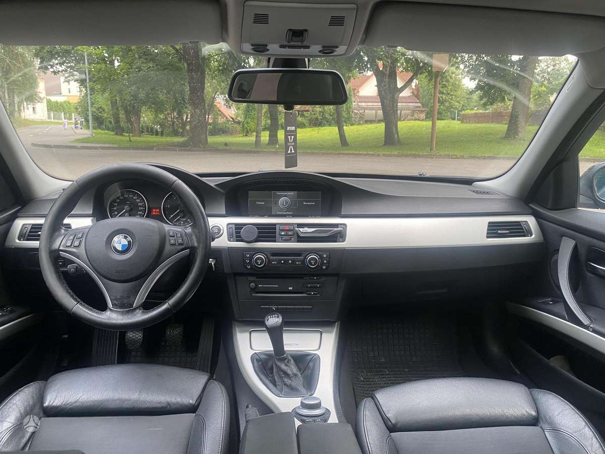 BMW 325, 3.0 l., Седан