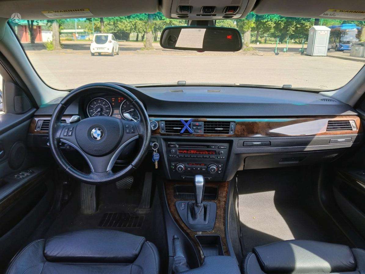 BMW 335, 3.0 l., Седан