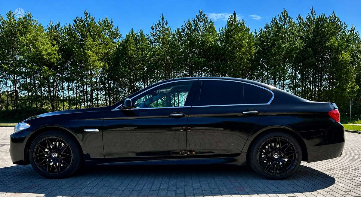BMW 525, 3.0 l., Седан