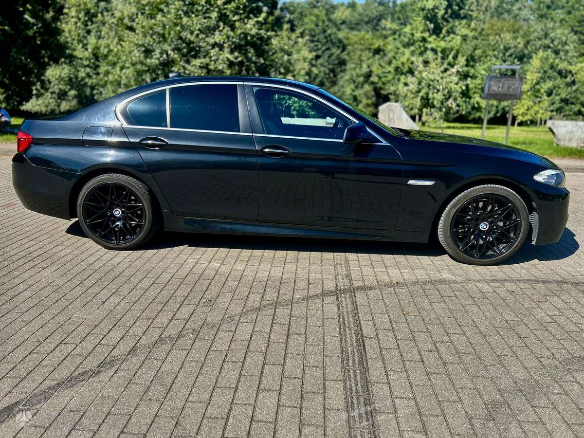 BMW 525, 3.0 l., Седан