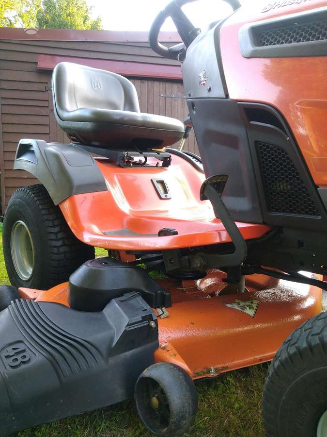 Husqvarna YTH24V48, садовые тракторы