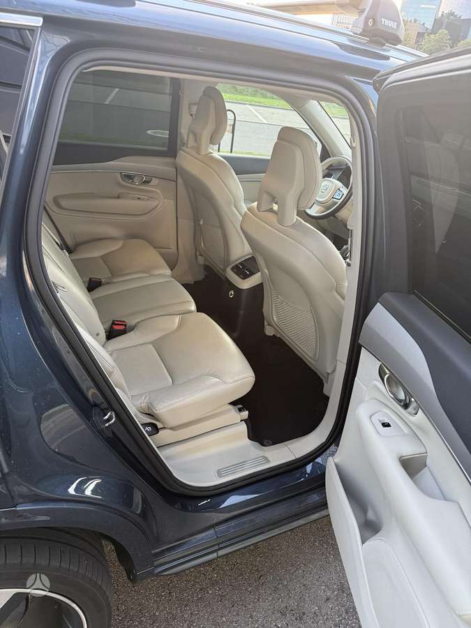 Volvo XC90 - 11