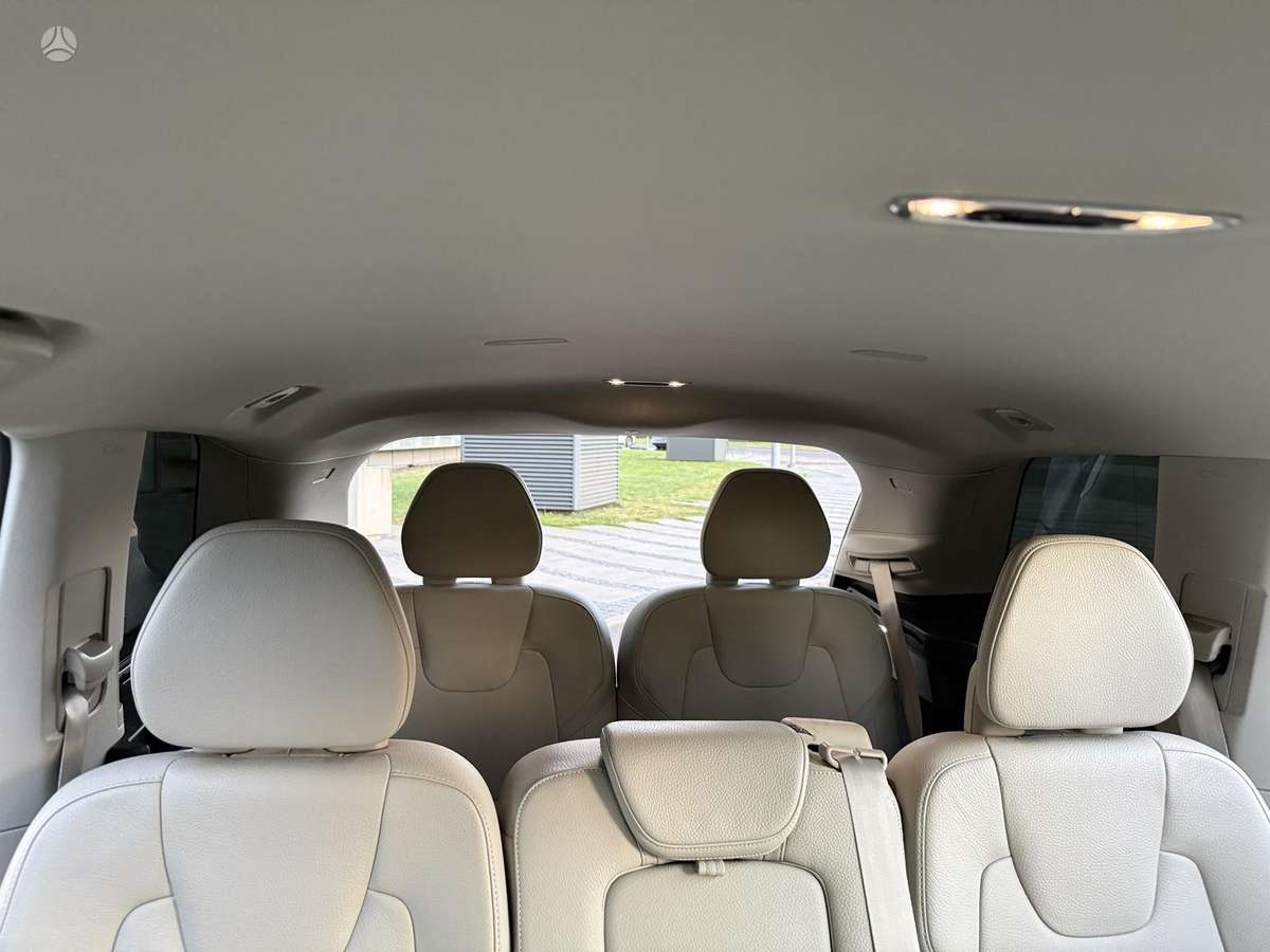 Volvo XC90 - 12