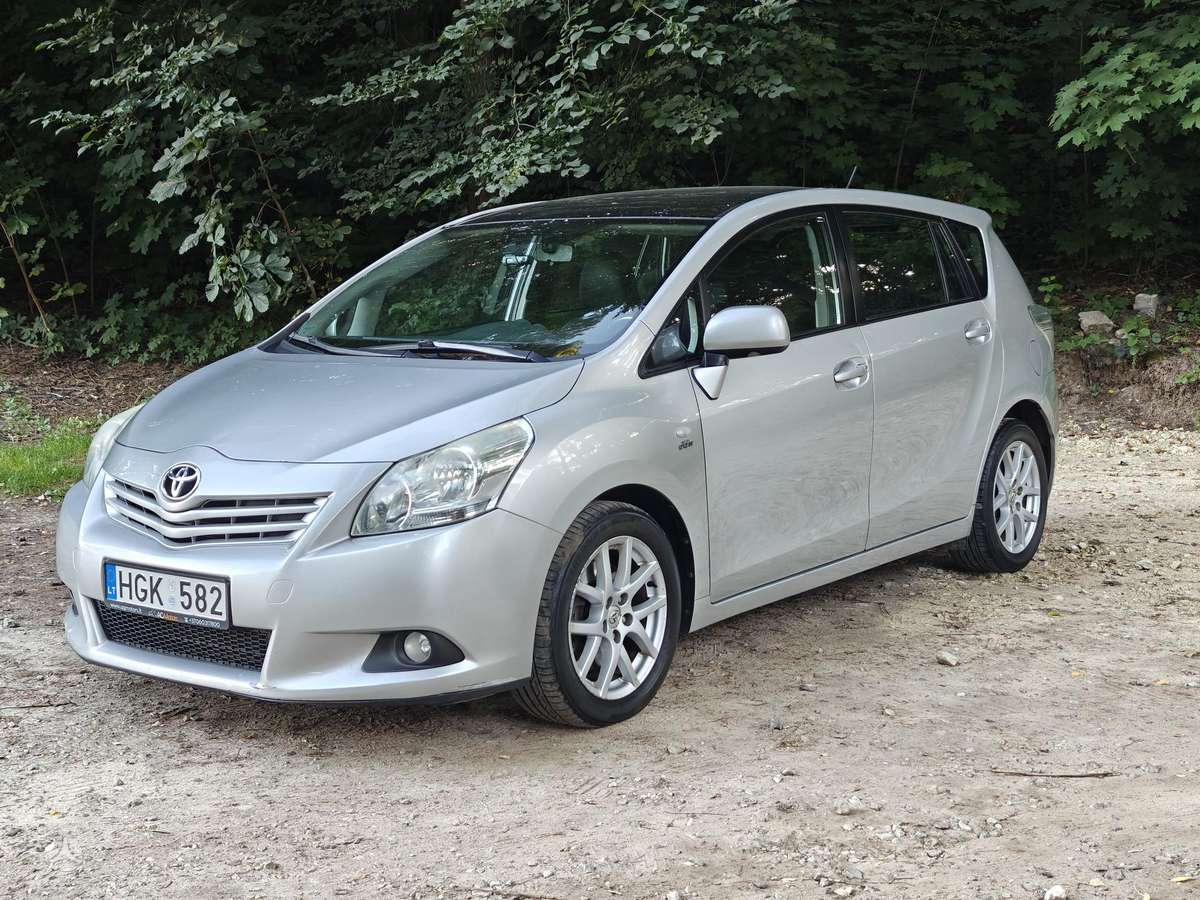 Toyota Verso, 2.2 l., Минивэн