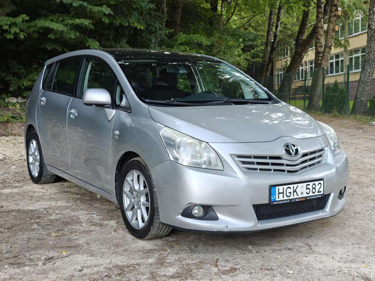 Toyota Verso, 2.2 l., Минивэн