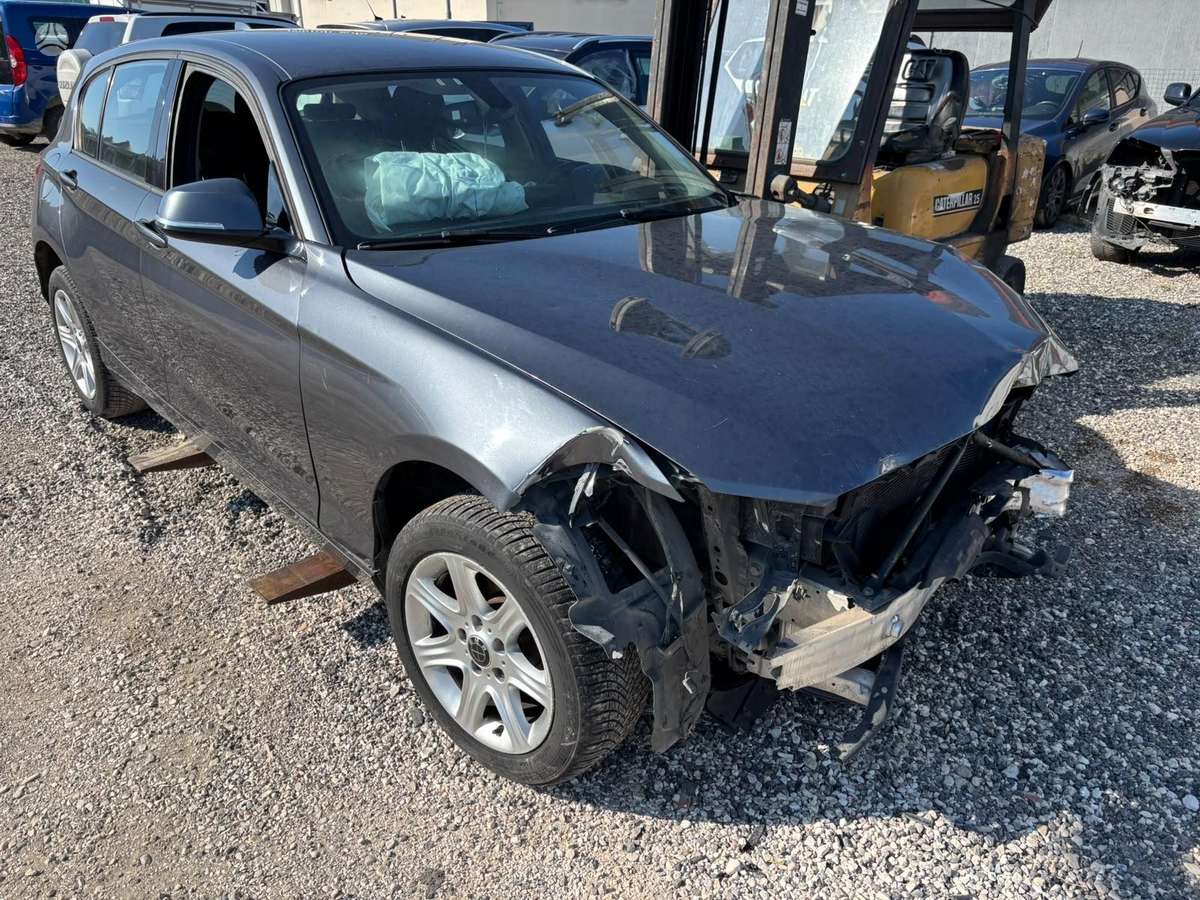 BMW 116, 2.0 l., hatchback