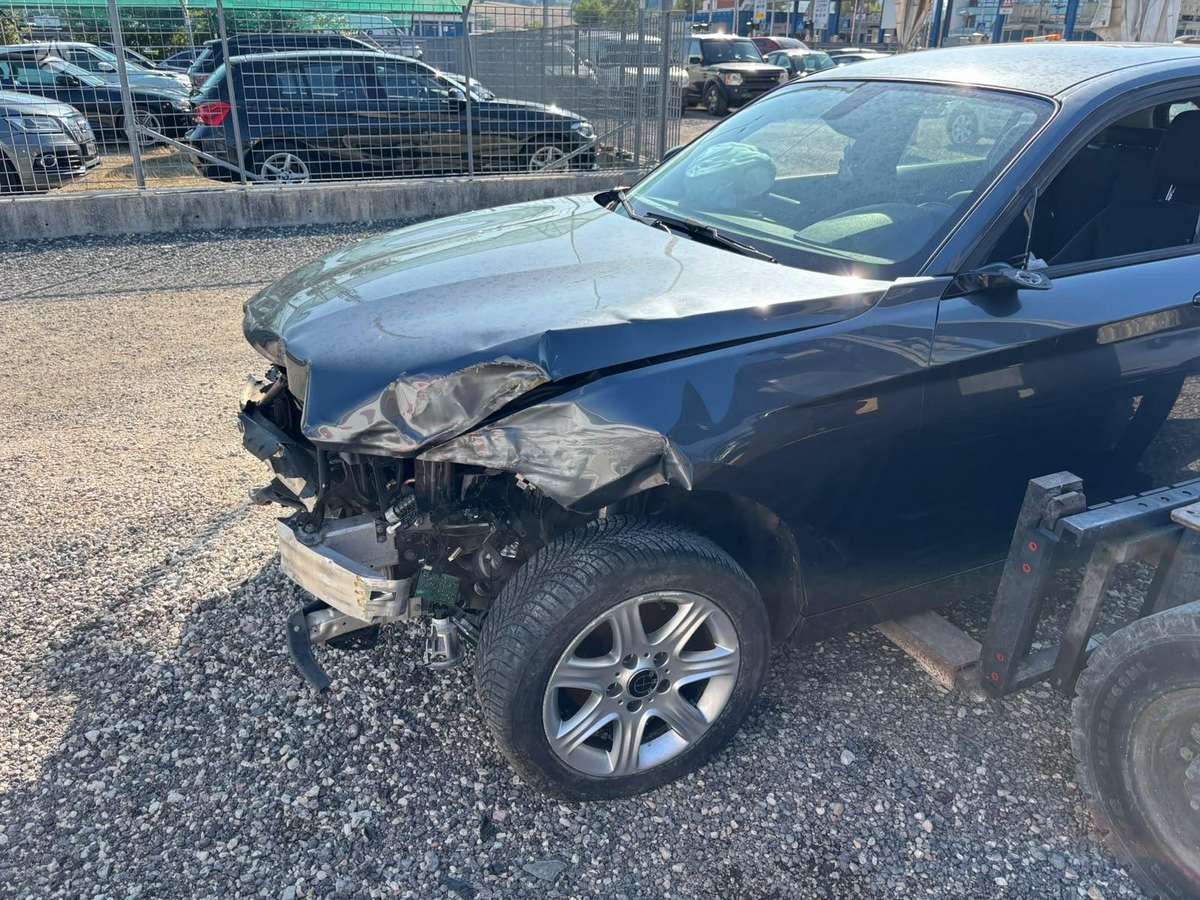 BMW 116, 2.0 l., hatchback