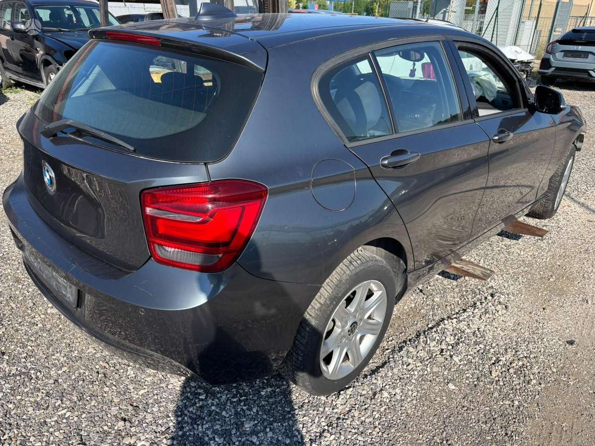 BMW 116, 2.0 l., hatchback
