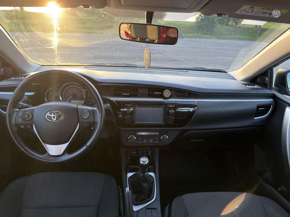 Toyota Corolla - 4