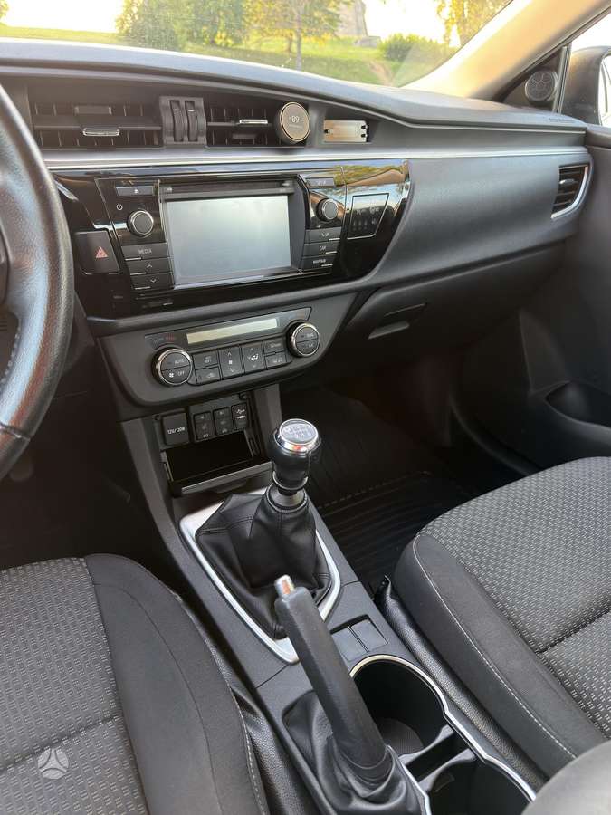 Toyota Corolla - 5