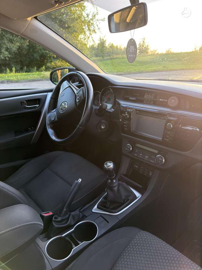 Toyota Corolla - 7